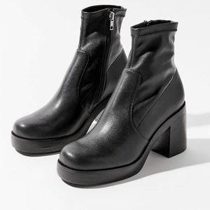Steve Madden Black hooper boots